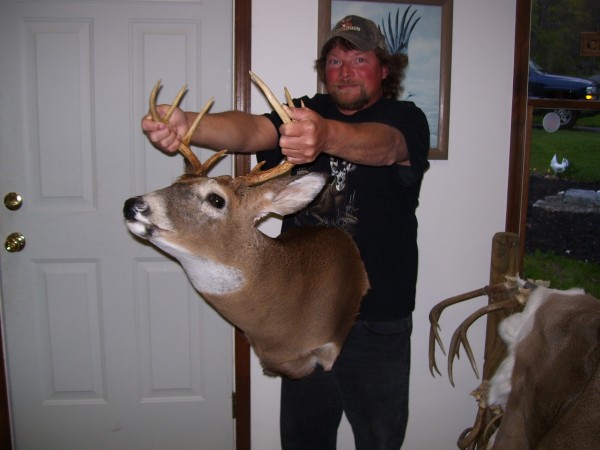 Bow Kill Whitetail Mount by Kline's Taxidermy, Smithsburg, MD