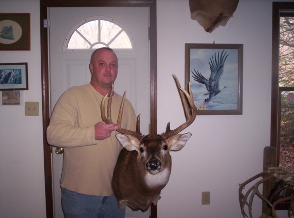 Illinois Whitetail Mounted by Kline's Taxidermy, Smithsburg, MD